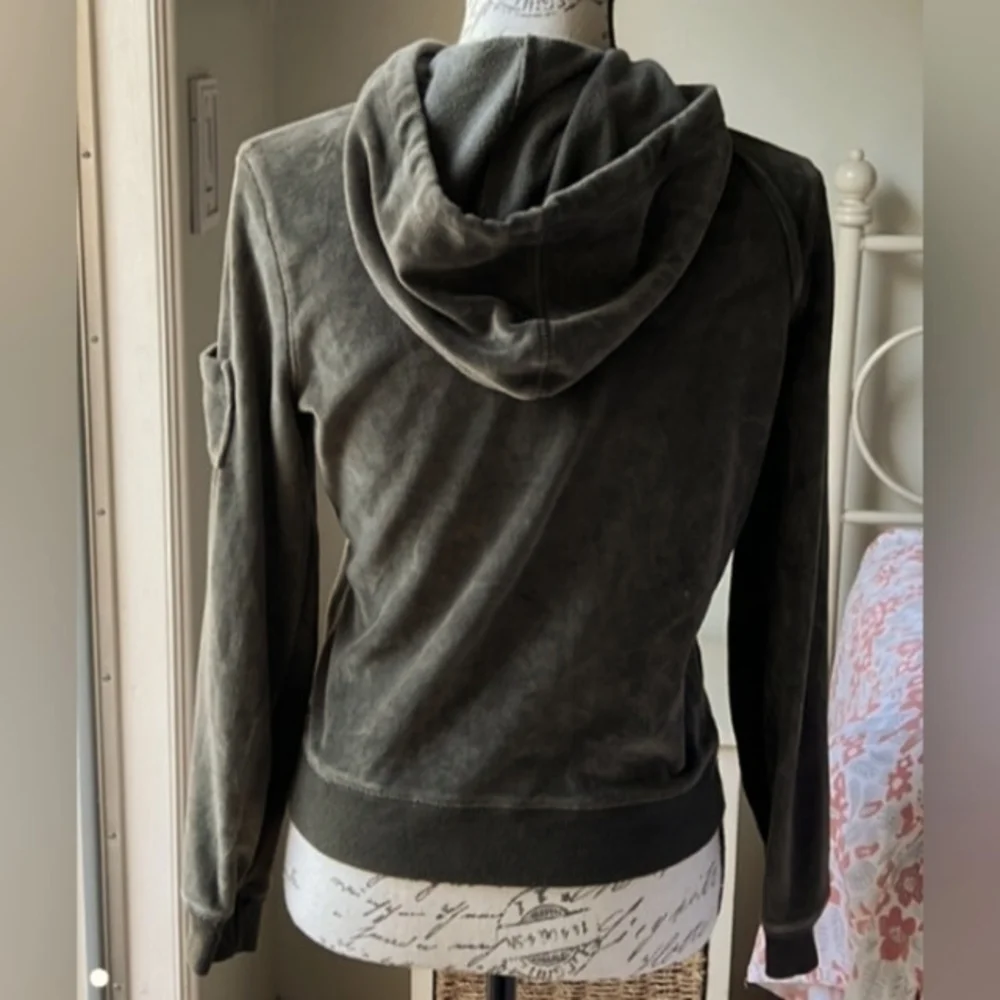 Banana Republic velour olive green hoodie with zipper pockets in size M - Picture 3 of 9